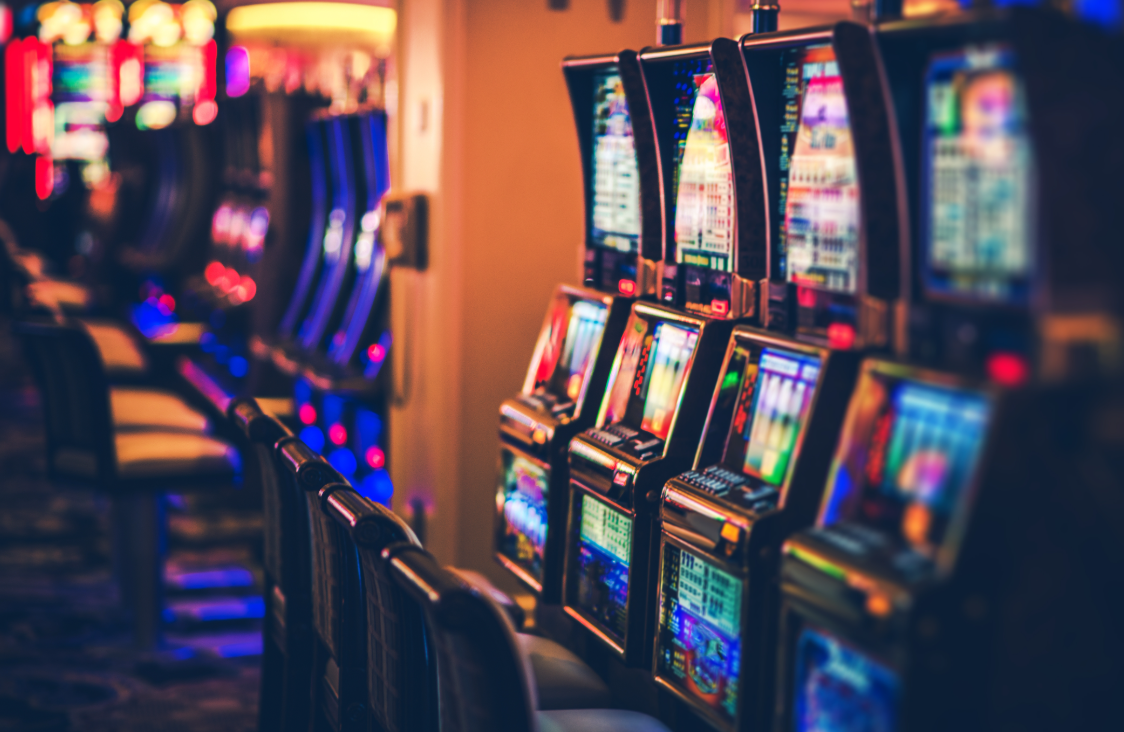 Bagaimana Pengembang Menyeimbangkan Tabel Pembayaran Slot?